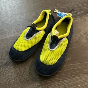 West Loop Kids Slip On Water Shoes Blue Green Size L 4/5 NEW